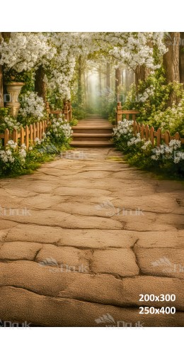 Tło fotograficzne „Leśna aleja z kwitnącym łukiem i drewnianym podestem” | E603